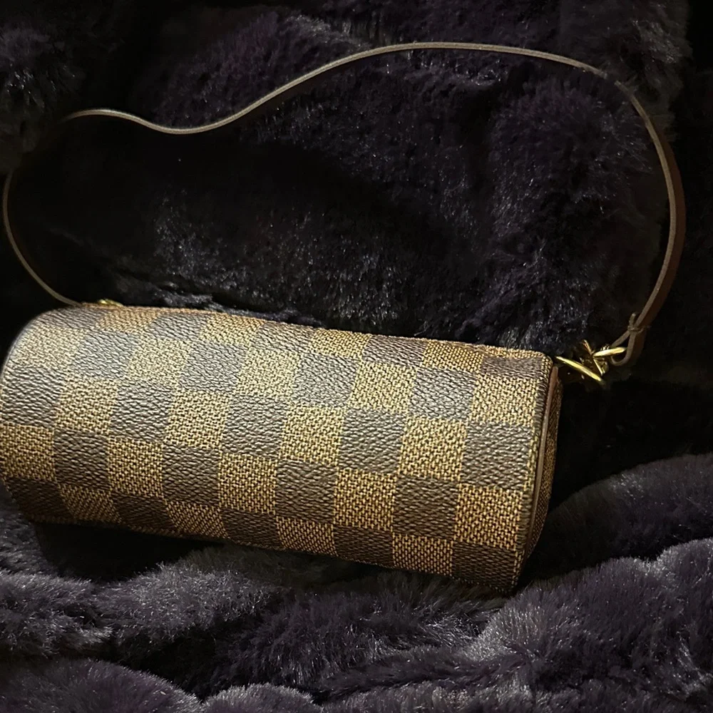 LOUIS VUITTON Damier Ebene Papillon Pouch LV Auth - Picture 3 of 10